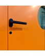 PIVOT Bila - porte pivotante extérieure en aluminium avec vitre circulaire