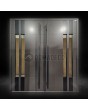 Porte double en aluminium bronze à l'entrée principale