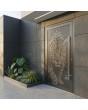 Porte d'entrée en aluminium avec vitrage anthracite et motif de tigre sur le panneau décoratif