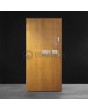 Porte d'entrée moderne et simple en acier doré