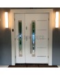 Porte d'entrée en acier inoxydable blanc avec un panneau latéral
