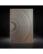 Porte pivotante en aluminium bronze avec texture métal fraisé