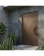 Porte d'entrée à charnières en aluminium brun avec motif fraisé