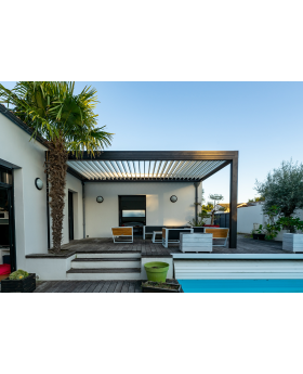 Pergola extérieure murale bioclimatique en aluminium